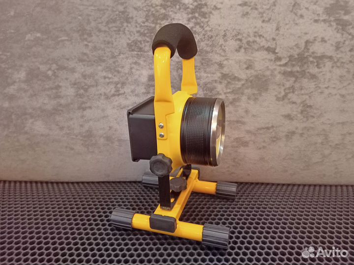 Светодиодный прожектор аккумуляторный