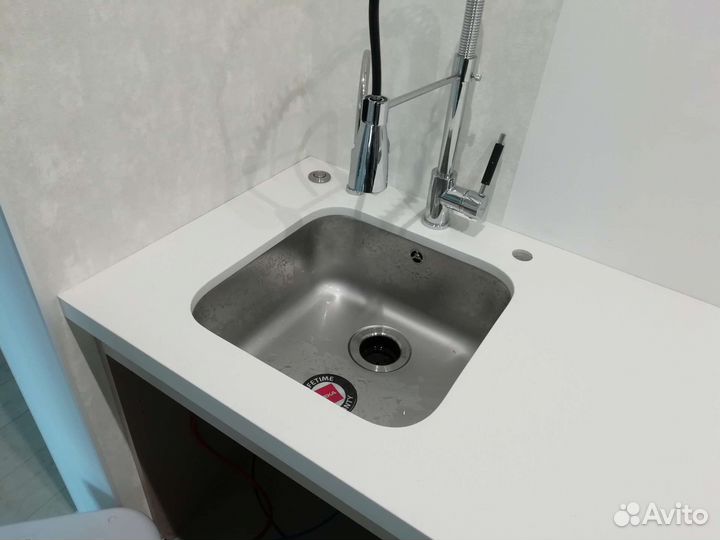 Столешница из искусственного камня