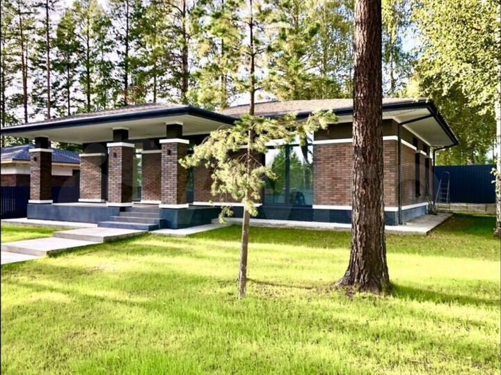 Коттедж 152 м² на участке 7 сот.