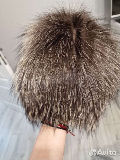 Женские меховые шапки
