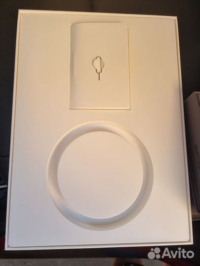 Коробки iPad Pro, iPad, iPhone 8