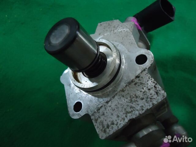 Топливный насос Volkswagen Golf V AXW