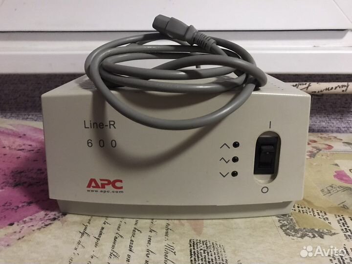 Стабилизатор APC Line-R 600 VA