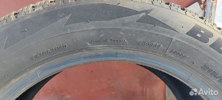 Bridgestone Blizzak Spike-02 215/55 R17 98T