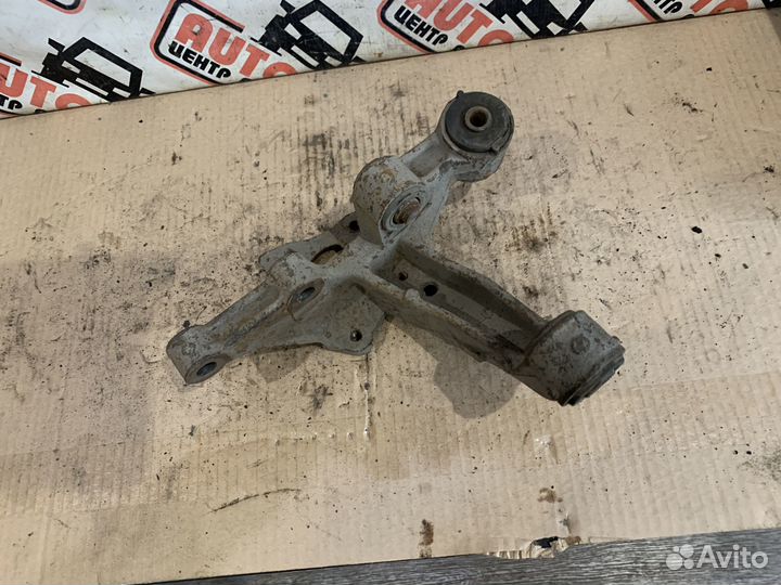 Поворотный кулак задний Toyota Camry 40