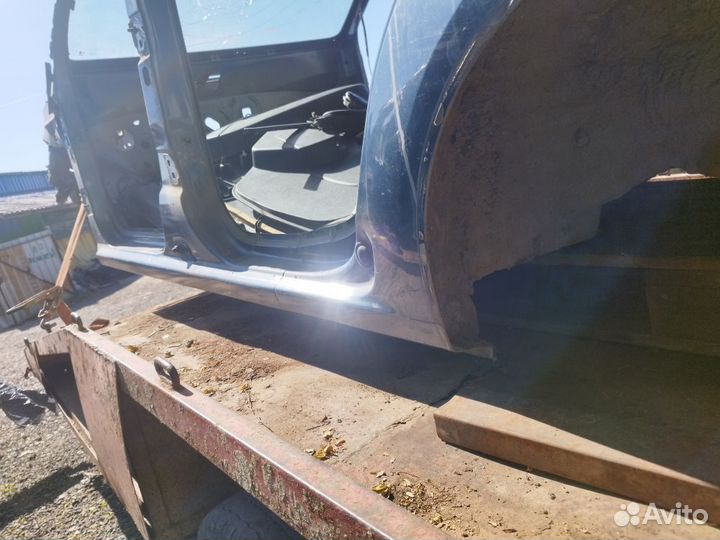 Порог левый Renault Logan