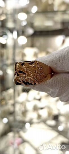 Мужская золотая печатка с камнем