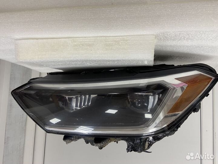 Фара левая volkswagen jetta 7