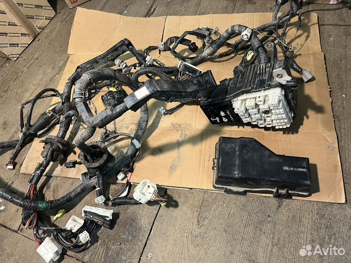 Проводка блок предохранителей Toyota Rav 4 20