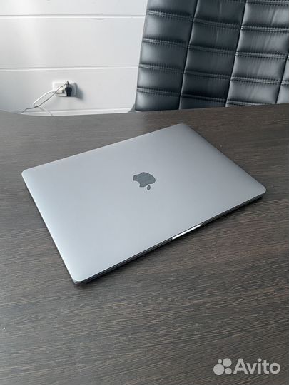 Macbook Pro 13 TouchBar Core i7 16GB RAM 256GB SSD