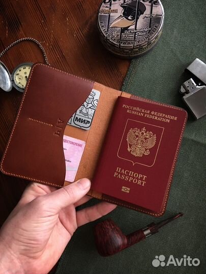 Кожаная обложка для паспорта