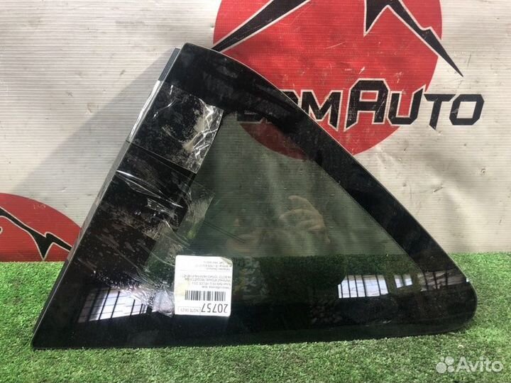 Стекло собачника правое Nissan Note HE12 HR12DE