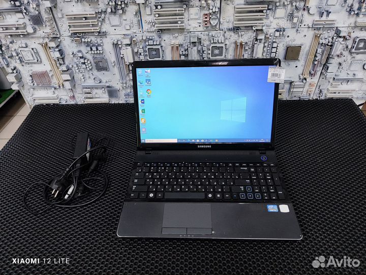 Ноутбук Samsung (i5-3210\4DDR3\SSD120\GT620m\15.6