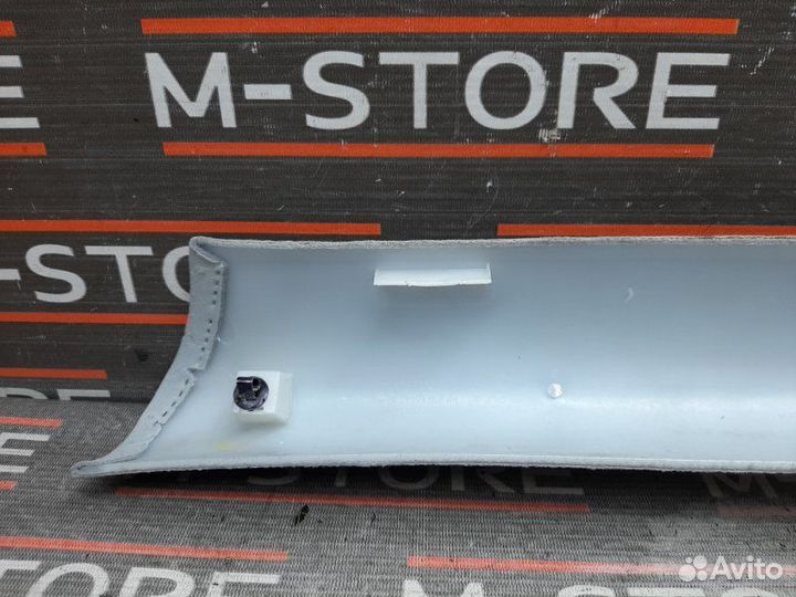 Обшивка стойки передняя правая Mercedes-Benz