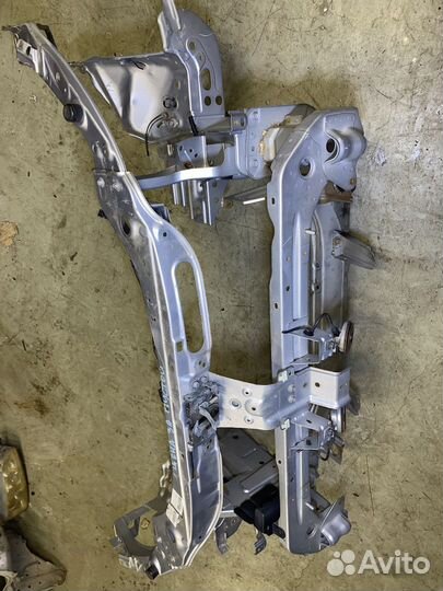 Телевизор (рамка радиатора) Mitsubishi Outlander X