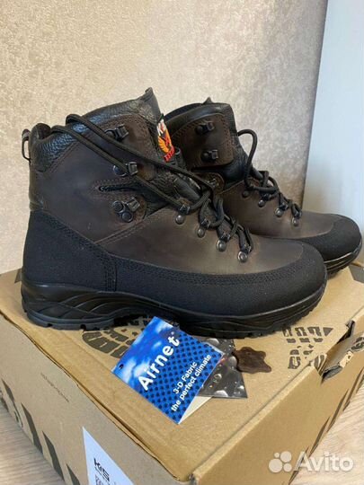Трекинговые ботинки