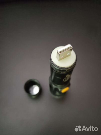 Фонарик светодиодный аккумуляторный