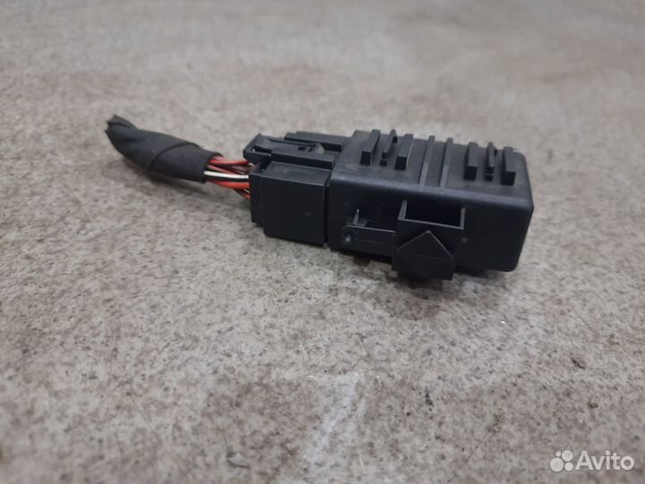 Реле подогрева сидений + фишка для Skoda Rapid