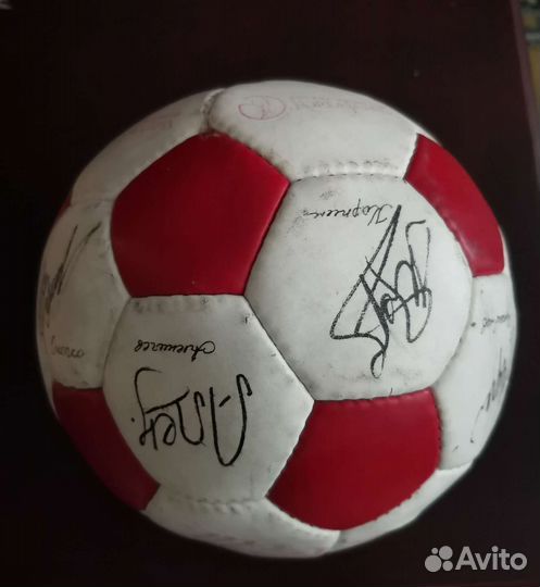 Футбольный мяч, с автографами