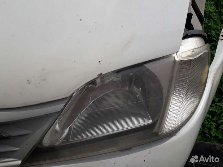 Капот на рено логан