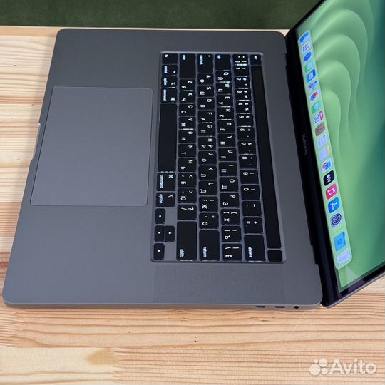 MAX MacBook Pro 16
