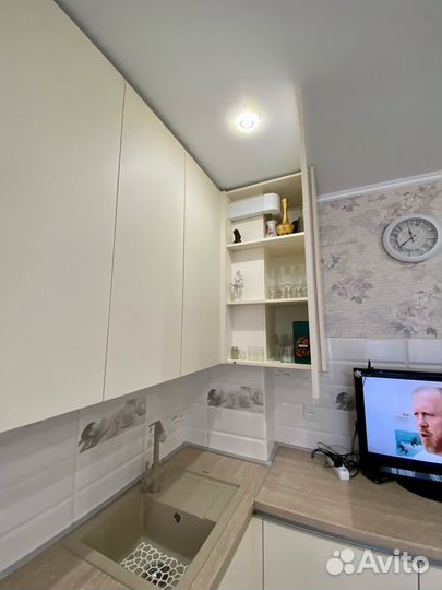 Угловая кухня на заказ. Фабрика