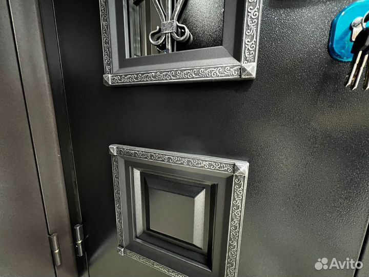 Входная дверь Венеция со стеклопакетом и ковкой