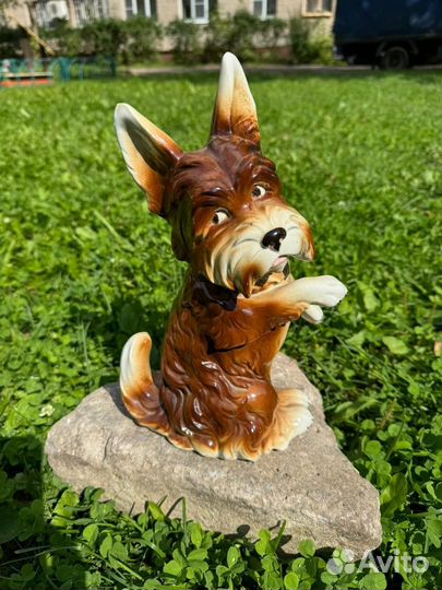 Большая фарфоровая статуэтка скотч терьер