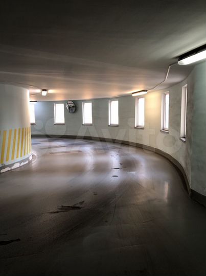 Машиноместо, 20 м²