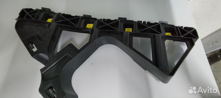 Кронштейн бампера Kia Optima 4JF 2016-2020