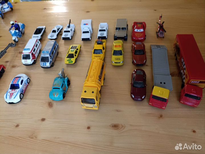 Машинки металлические разные, 2 мотоцикла