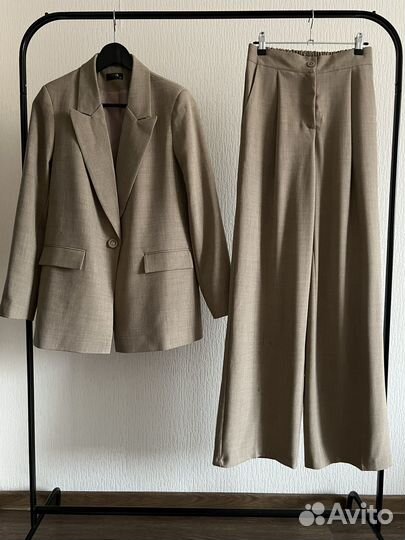 Новые женские классические костюмы 42 44