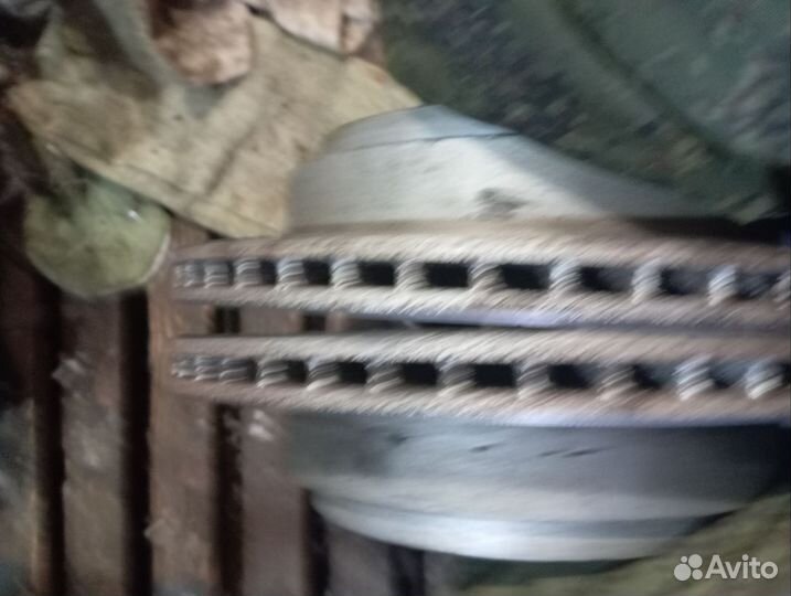 Тормозные диски на Митсубиси Паджеро 3