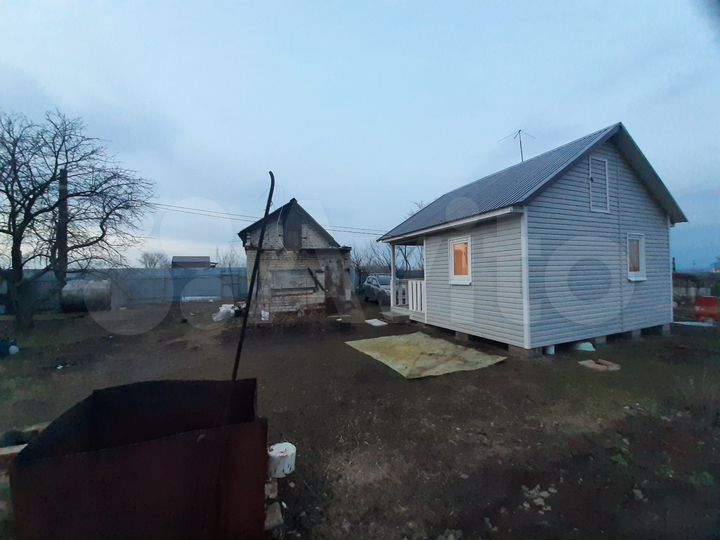 Дом 25 м² на участке 6 сот.