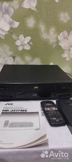 Видеомагнитофон jvc