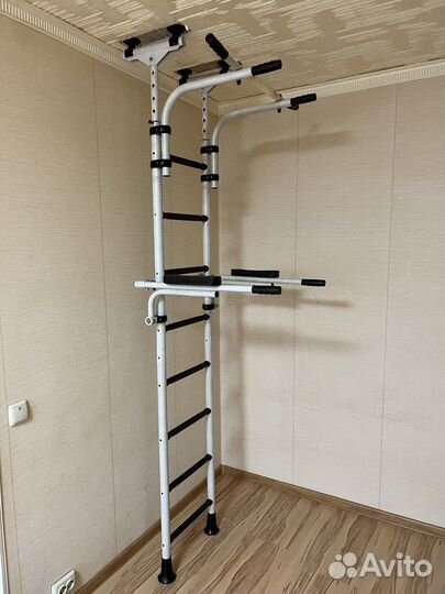 Шведская стенка с турником и брусьями