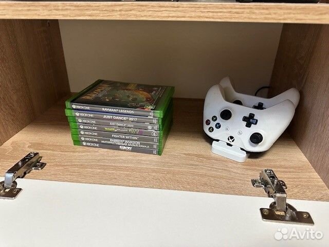 Продается Xbox one S с сенсором kinect