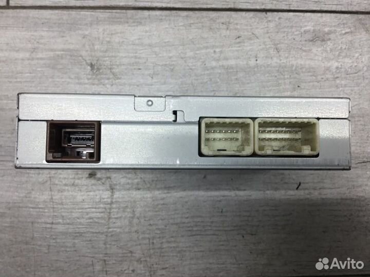 Блок электроний Toyota Auris хэтчбек 1ND-TV 2011