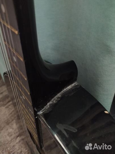 Акустическая гитара