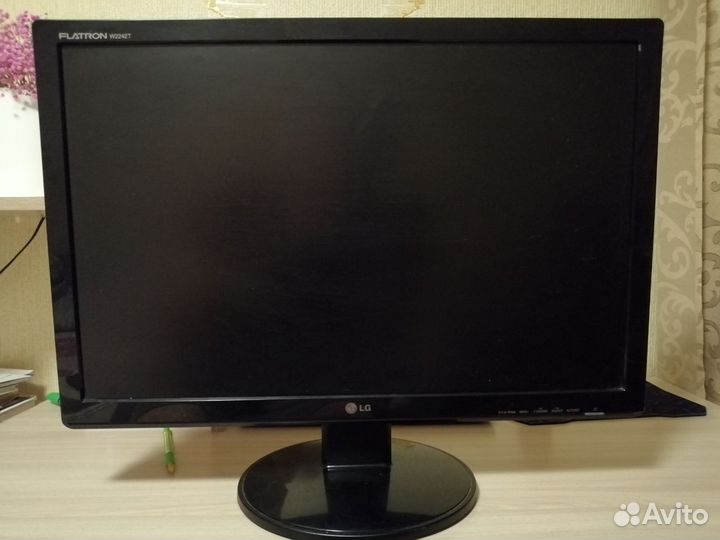 Монитор Б\У LG flatron w2242T-PF