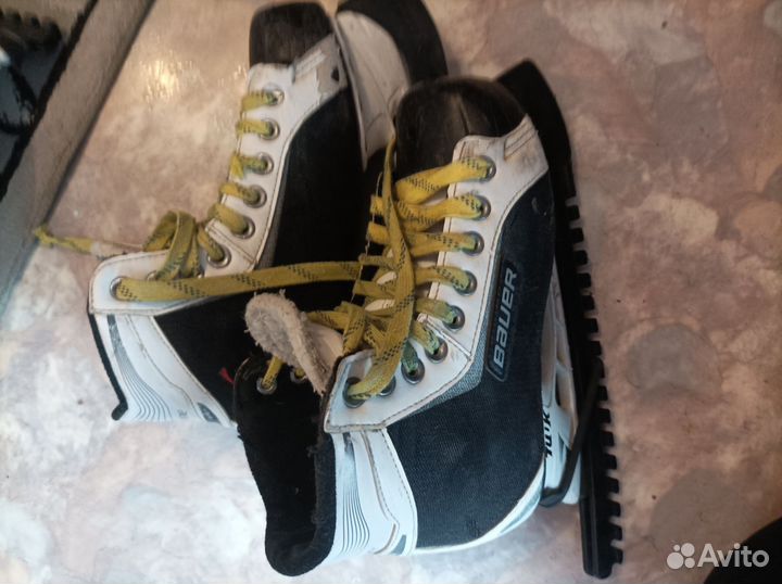 Коньки хоккейные