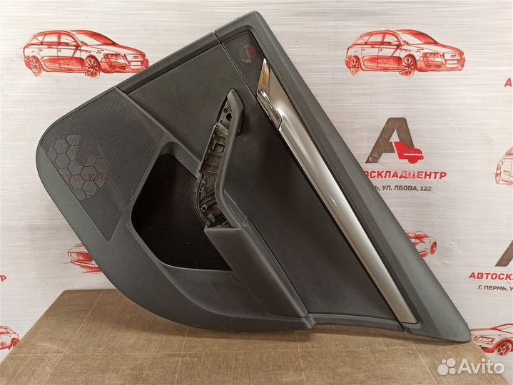 Обшивка двери задней правой Skoda Octavia