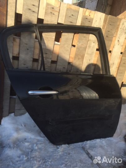 Дверь задняя правая Рено Меган 2
