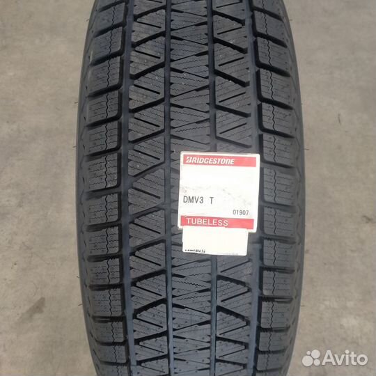 Bridgestone Blizzak DM-V3 245/45 R20 103