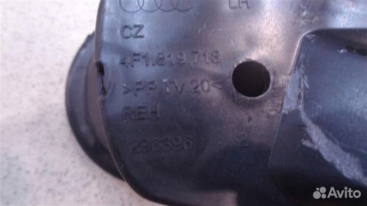 Воздуховод салона Audi A6 C6 2004-2011