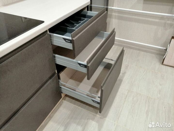 Кухня угловая на заказ.мдф фасады