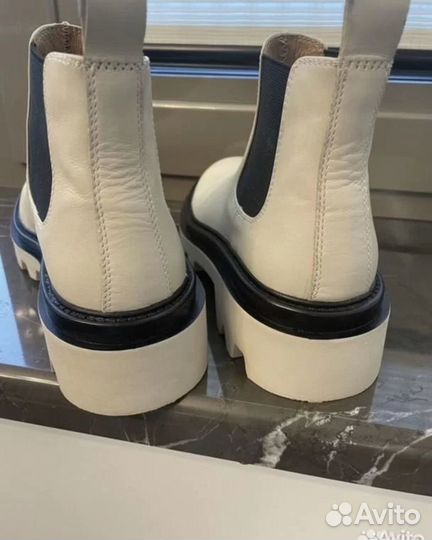 Продам ботинки