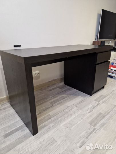 Письменный стол IKEA malm