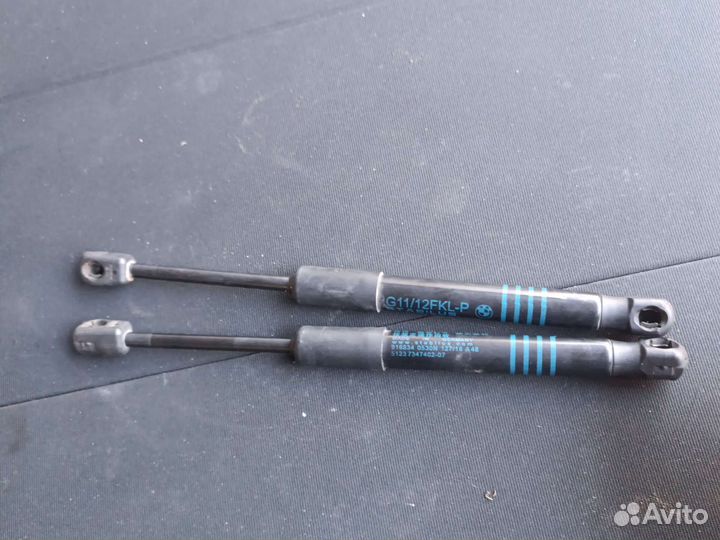 Амортизатор капота BMW 5' G30