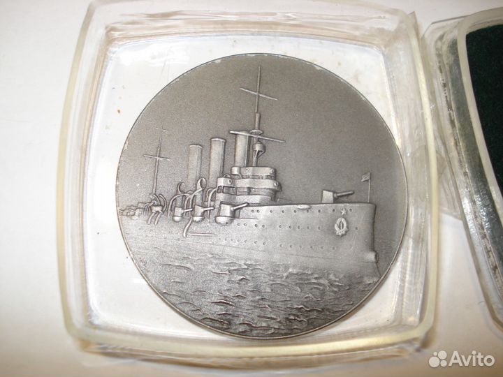 Медаль настольная